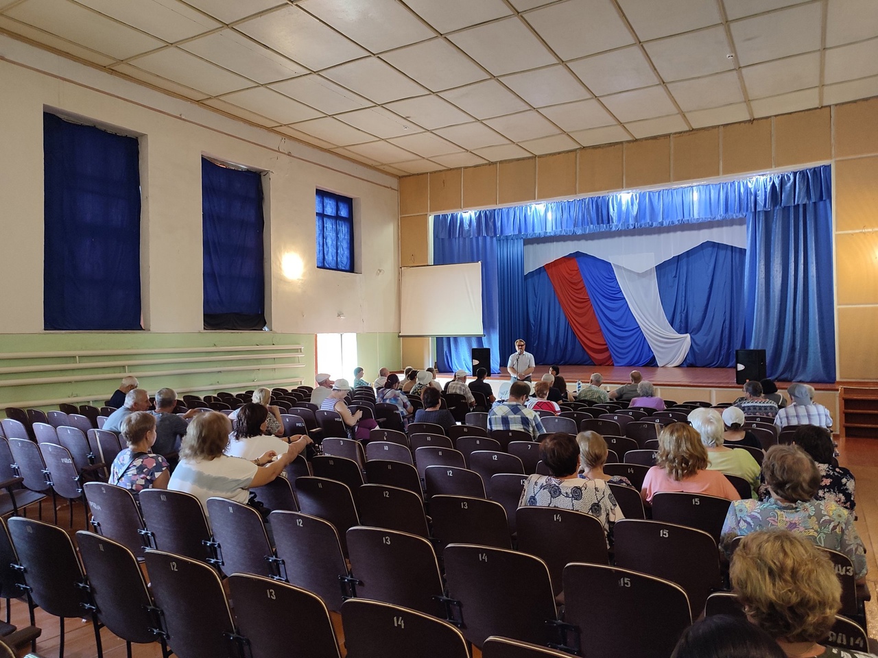 Глава Балашовского района Павел Петраков встретился с жителями села Лесное
